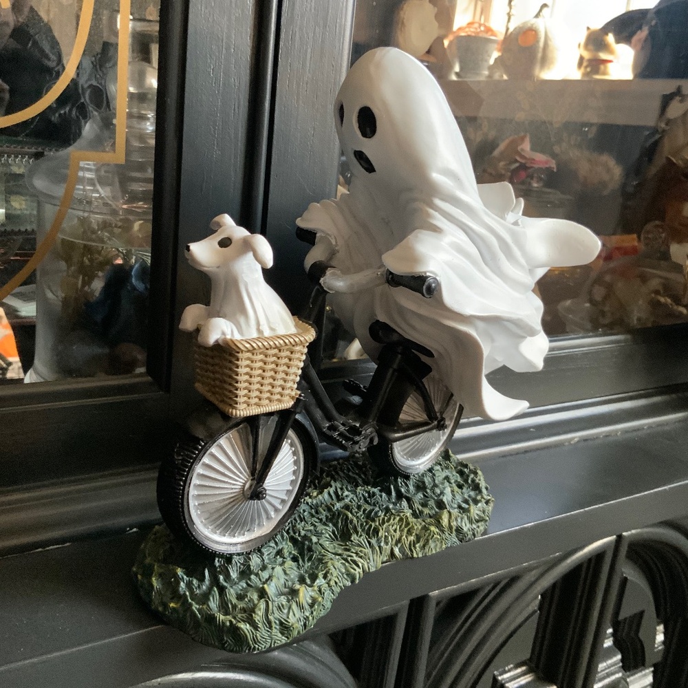 Halloween viral ghost and dog riding bike figure - Picture 1 of 4